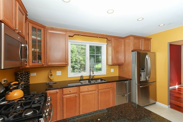 505 Fall Cir, Roselle, IL 60172 photo 9