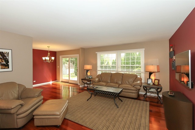 505 Fall Cir, Roselle, IL 60172 photo 4