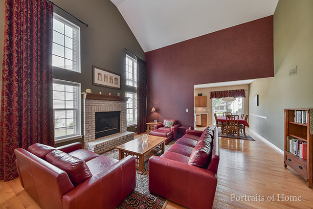 13528 Golden Eagle Cir, Plainfield, IL 60544 photo 3