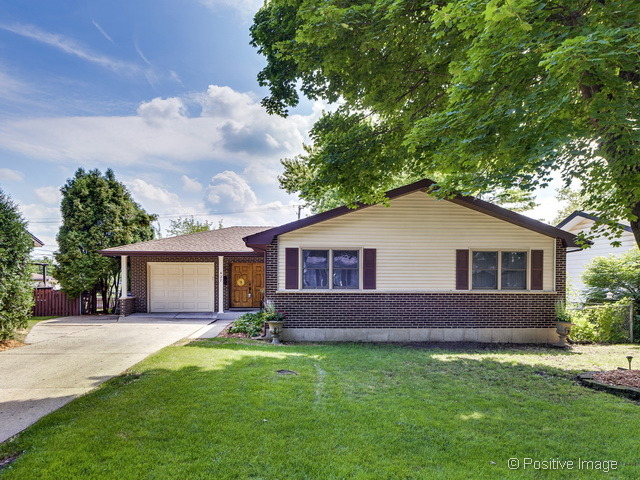427 S Oak Glen Dr, Bartlett, IL 60103 photo 1