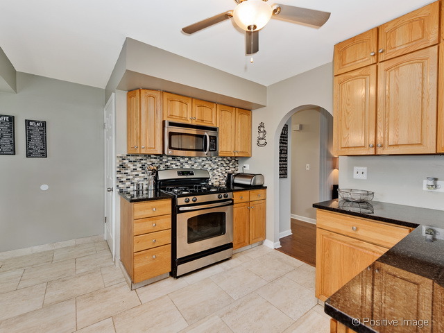 427 S Oak Glen Dr, Bartlett, IL 60103 photo 10