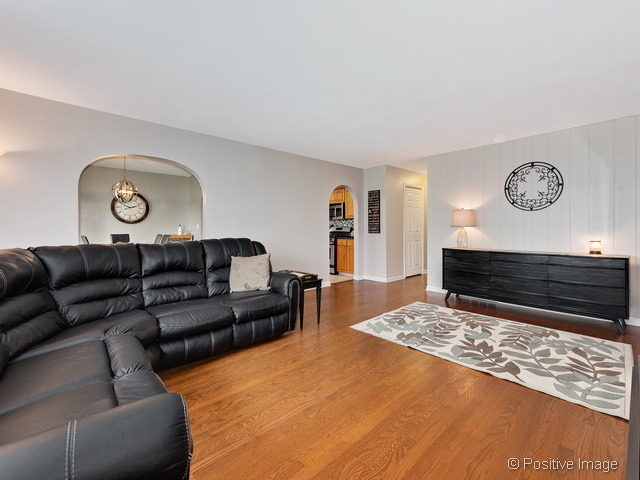 427 S Oak Glen Dr, Bartlett, IL 60103 photo 5