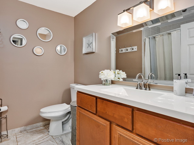 427 S Oak Glen Dr, Bartlett, IL 60103 photo 13