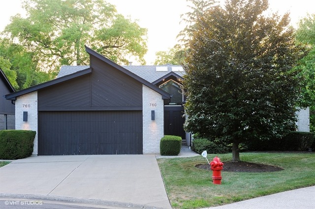 760 Sunset Ct, Deerfield, IL 60015 photo 1