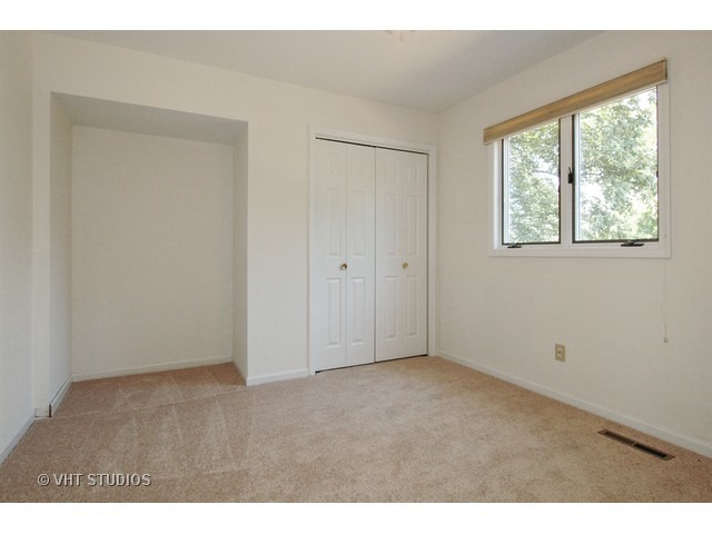 2519 N Riverside Dr, Mchenry, IL 60051 photo 21