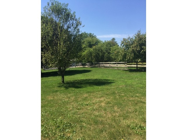 2519 N Riverside Dr, Mchenry, IL 60051 photo 9