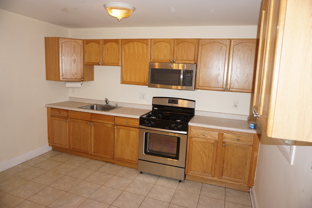 739 Hillcrest Dr, Romeoville, IL 60446 photo 4