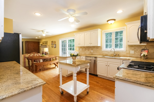 4697 Providence Rd, Gurnee, IL 60031 photo 5