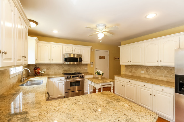 4697 Providence Rd, Gurnee, IL 60031 photo 3