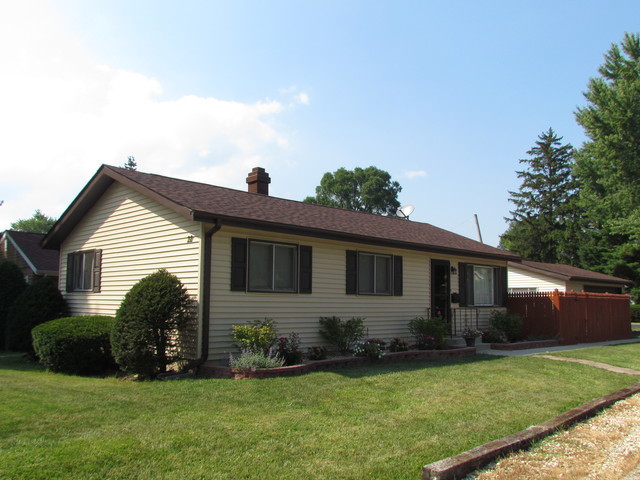 22 E Pineview Dr, Round Lake Park, IL 60073 photo 1