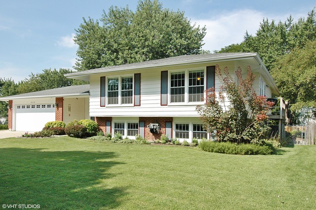 4050 Mason Dr, Hoffman Estates, IL 60192 photo 2