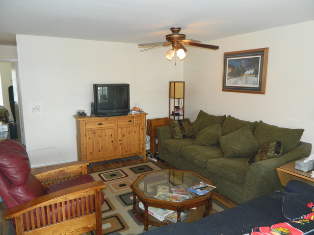 185 Gregory St #10, Aurora, IL 60504 photo 3