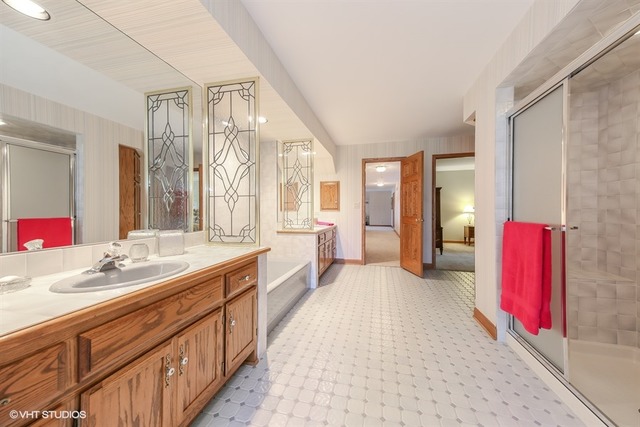 362 Trinity Ln, Oak Brook, IL 60523 photo 22