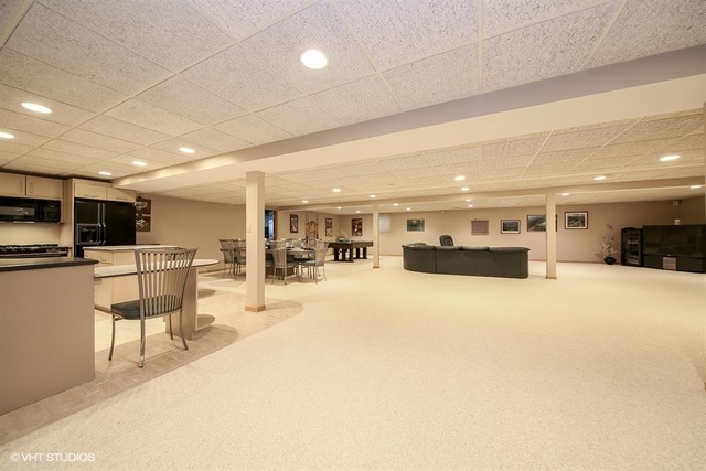362 Trinity Ln, Oak Brook, IL 60523 photo 13