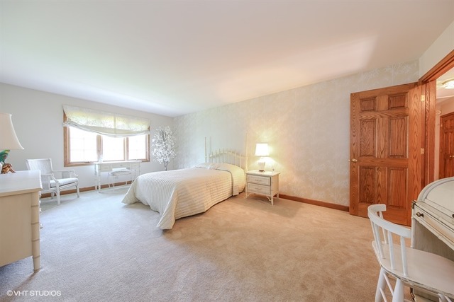 362 Trinity Ln, Oak Brook, IL 60523 photo 20