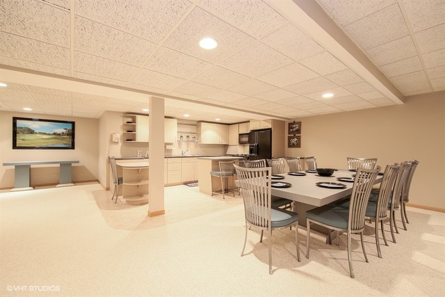362 Trinity Ln, Oak Brook, IL 60523 photo 12