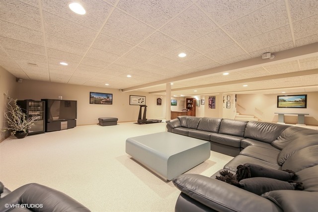 362 Trinity Ln, Oak Brook, IL 60523 photo 15