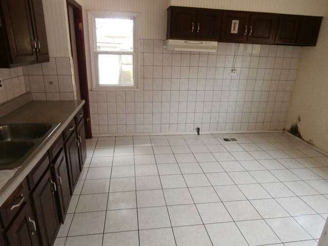 1316 N Ashbel Ave, Berkeley, IL 60163 photo 8