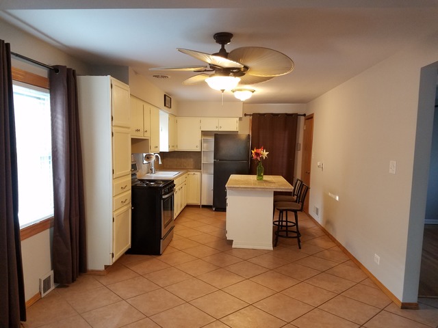 5806 W 63rd Pl, Chicago, IL 60638 photo 3