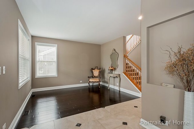 3070 Chalkstone Ave, Elgin, IL 60124 photo 2