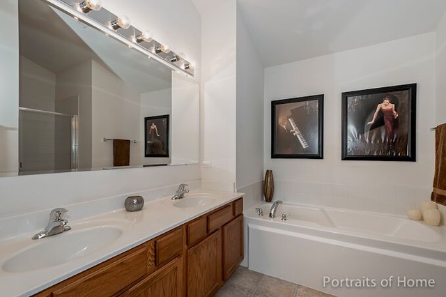 3070 Chalkstone Ave, Elgin, IL 60124 photo 12