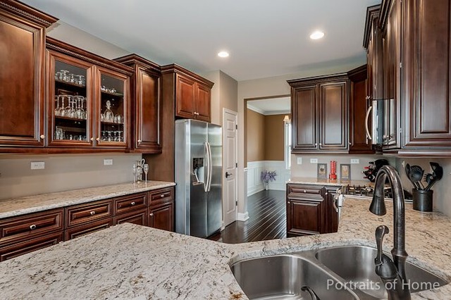 3070 Chalkstone Ave, Elgin, IL 60124 photo 5