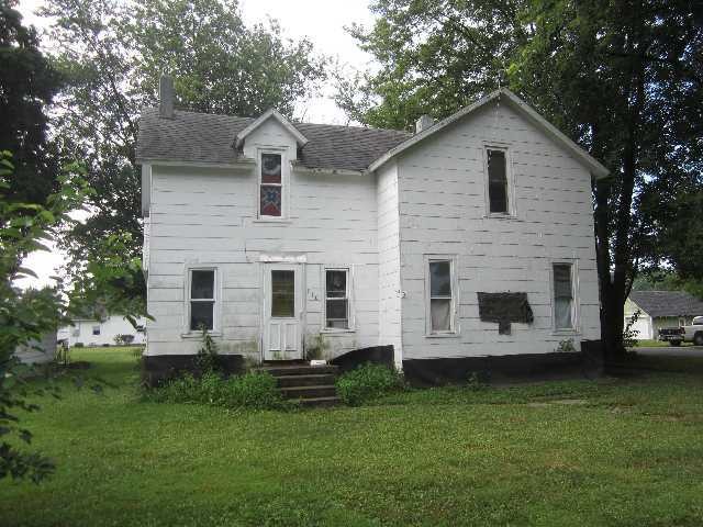 310 E Center St, Sheldon, IL 60966 photo 1