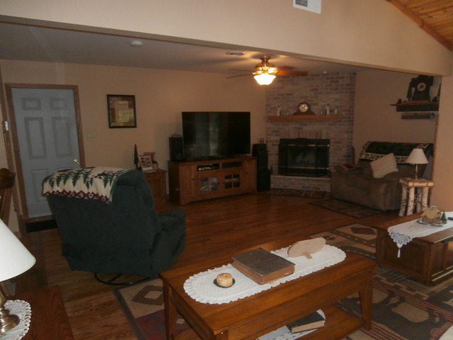5915 Peart Rd, Morris, IL 60450 photo 3