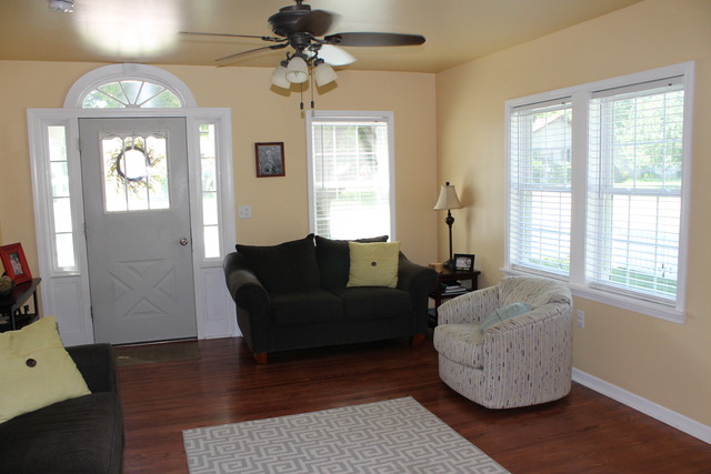 726 E Glover St, Ottawa, IL 61350 photo 4