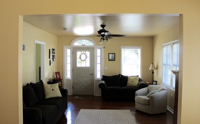 726 E Glover St, Ottawa, IL 61350 photo 3