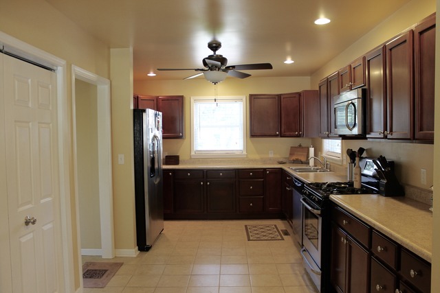 726 E Glover St, Ottawa, IL 61350 photo 8