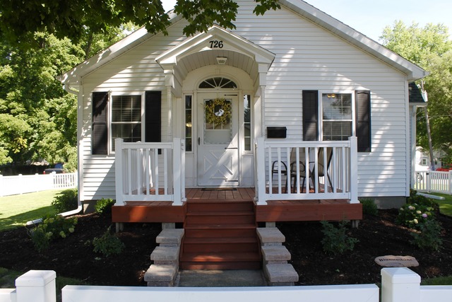726 E Glover St, Ottawa, IL 61350 photo 2
