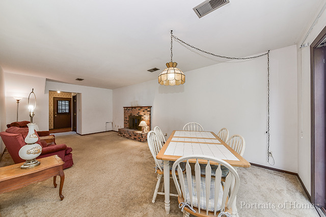 1000 Apple Ct, Aurora, IL 60505 photo 7