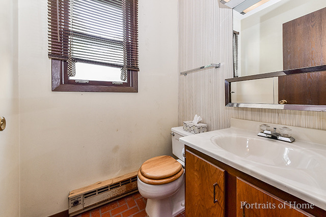 1000 Apple Ct, Aurora, IL 60505 photo 3