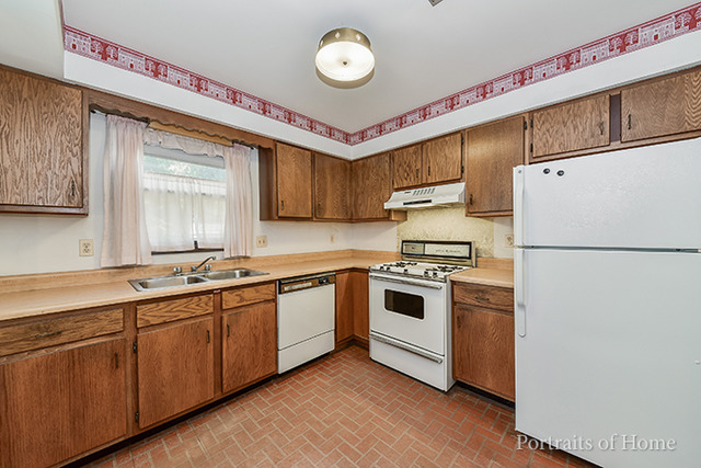 1000 Apple Ct, Aurora, IL 60505 photo 8