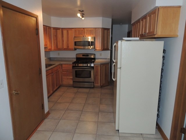 434 W Edwards Ave, West Dundee, IL 60118 photo 3