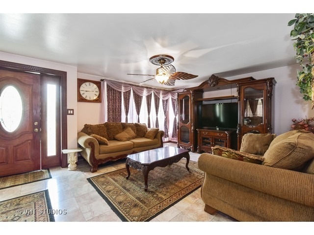 2149 W 50th Pl, Chicago, IL 60609 photo 2