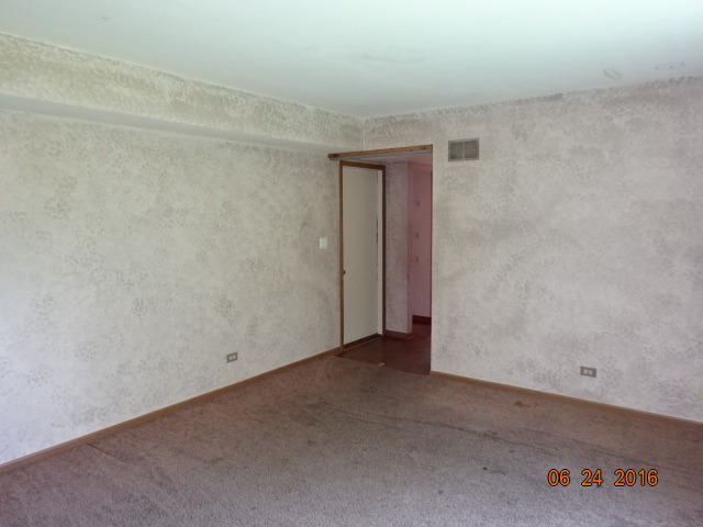 1359 Burns Dr, Elgin, IL 60120 photo 13