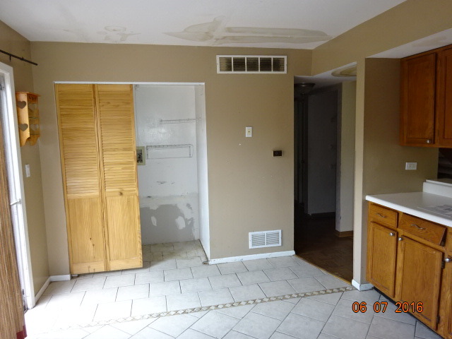 1359 Burns Dr, Elgin, IL 60120 photo 11