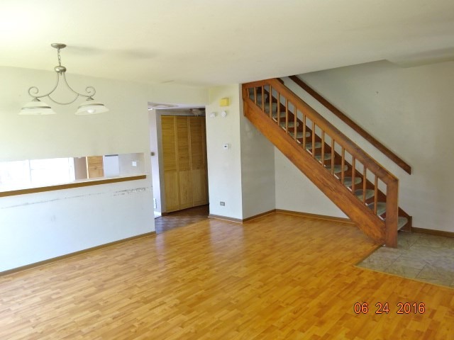 1359 Burns Dr, Elgin, IL 60120 photo 7
