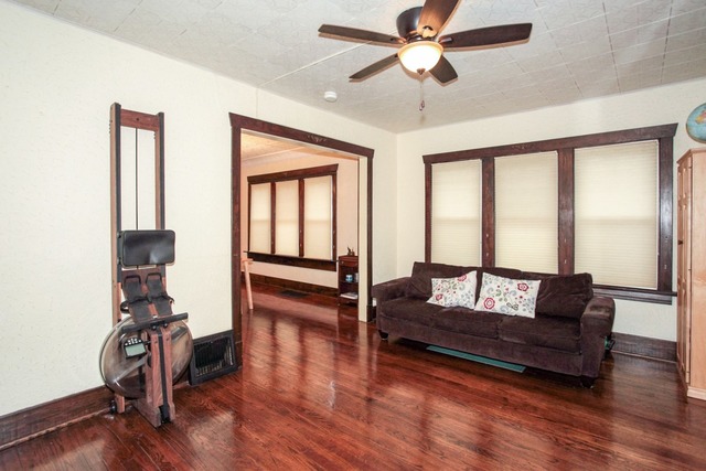 1342 E Algonquin Rd, Des Plaines, IL 60016 photo 4