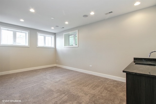 4611 S Champlain Ave, Chicago, IL 60653 photo 24