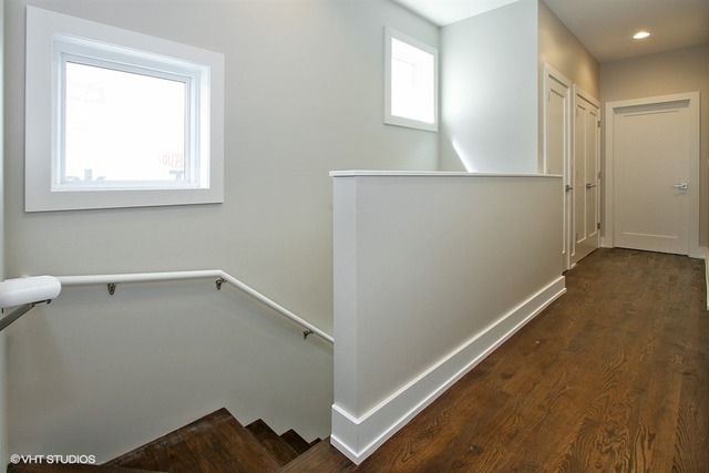 4611 S Champlain Ave, Chicago, IL 60653 photo 18
