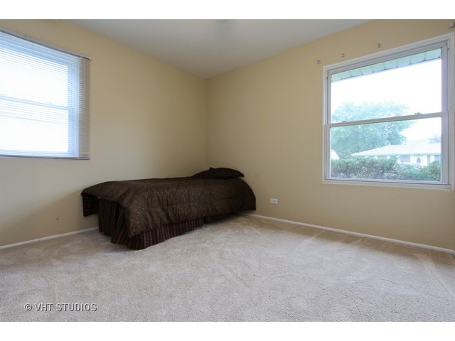 140 Mulford Dr, Elgin, IL 60120 photo 7