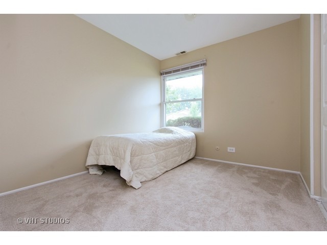 140 Mulford Dr, Elgin, IL 60120 photo 8