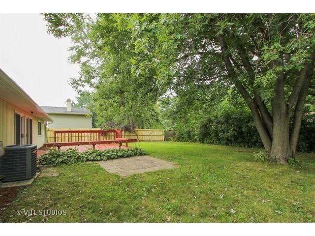 140 Mulford Dr, Elgin, IL 60120 photo 11