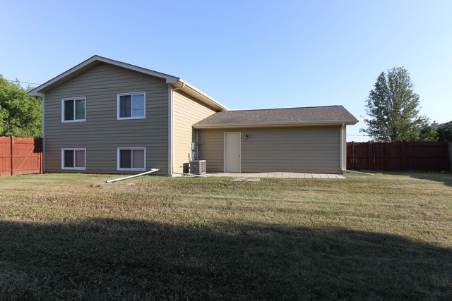 604 W Wegner Rd, Mchenry, IL 60051 photo 21