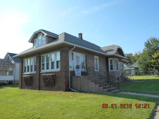 400 W Devlin St, Spring Valley, IL 61362 photo 1