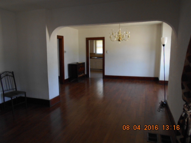 400 W Devlin St, Spring Valley, IL 61362 photo 3