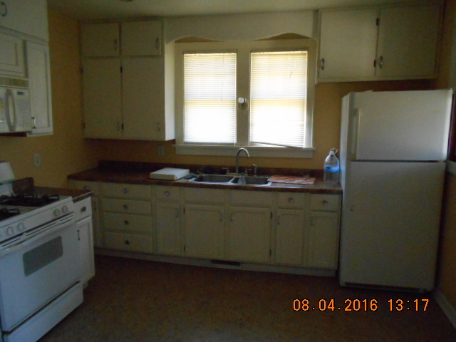 400 W Devlin St, Spring Valley, IL 61362 photo 5